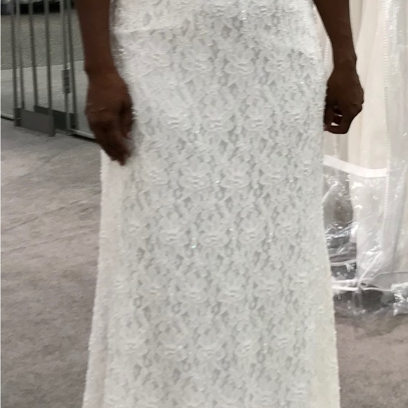 David's Bridal Beaded Lace Sheath Wedding Gown w/Embroidery Waist - Picture 9 of 11